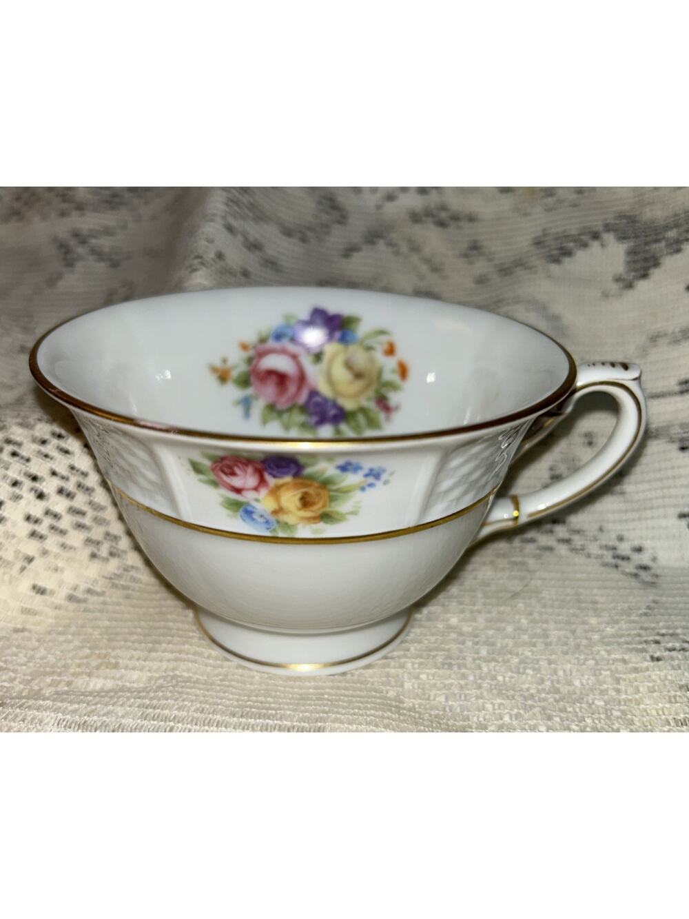 VINTAGE ROSENTHAL ROSEMARY GOLD TRIM FLORAL TEA CUP, MADE IN BAVARIA
